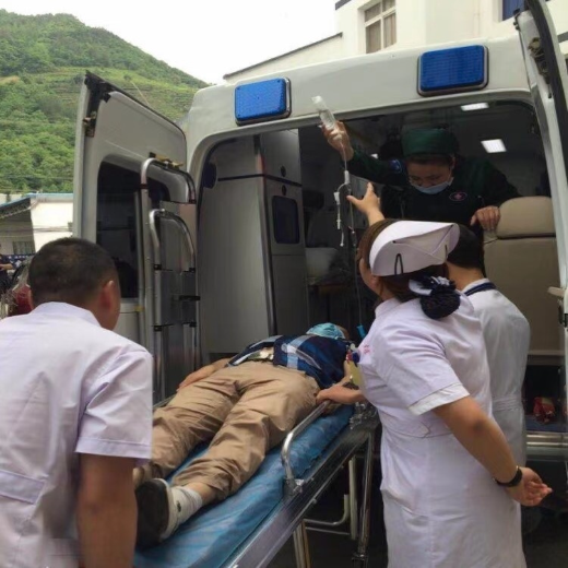 重庆救护车长途运送病人-长途跨省救护车转运-全国救护团队