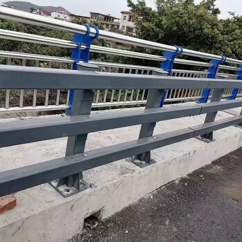 西安橋梁護欄立交橋道路兩側(cè)防護防撞護欄Q235碳鋼加厚防護欄