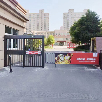 湖北黃石D207公寓停車場卡布燈箱廣告道閘