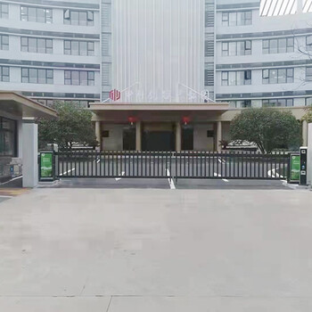 湖北咸寧D119科技園停車(chē)場(chǎng)柵欄道閘
