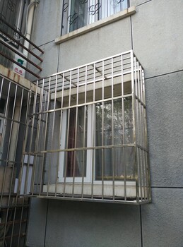北京門頭溝雙峪定做斷橋鋁門窗安裝不銹鋼防盜窗護欄