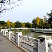 供应四川仁马铸造石栏杆，桥梁仿石栏杆，水泥栏杆，仿木护栏厂家图片