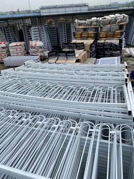 長(zhǎng)沙市政護(hù)欄道路交通隔離圍欄馬路防撞欄桿安全隔離帶