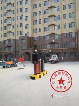 道閘底座安全島的材質(zhì)是鋼板的嗎？