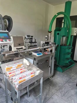 小型結構膠灌裝機密封膠生產設備占地小