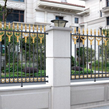 工廠學(xué)校圍墻鐵藝欄桿A瀘州工廠學(xué)校圍墻鐵藝護(hù)欄廠家