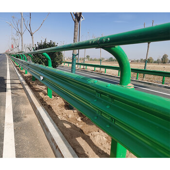 呼和浩特高速公路国道省道三波牛角护栏环氧锌基波形护栏厂家