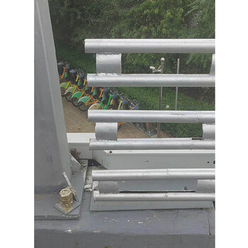 山東高速環波梁護欄高架橋梁A級環波梁鋼護欄SA級環波梁鋼護欄
