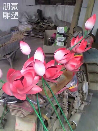 荷花雕塑承接制作-現(xiàn)代藝術(shù)花朵雕塑-鍛鋼荷花雕塑