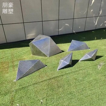 透光石塊雕塑-拉絲工藝-吉林標(biāo)示石塊雕塑工廠