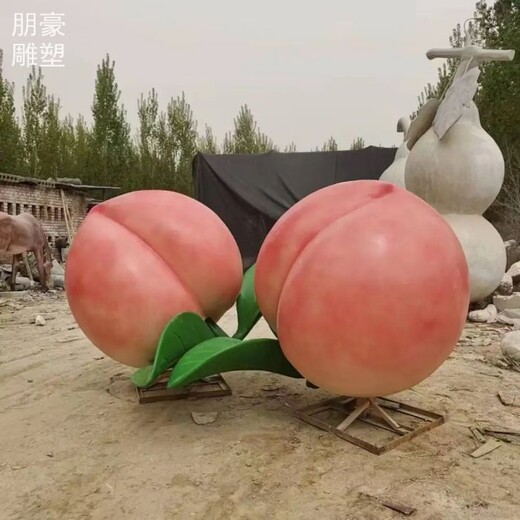 景點水蜜桃雕塑標識生產商-草地擺放點擊-優選鋼鑄水蜜桃雕塑