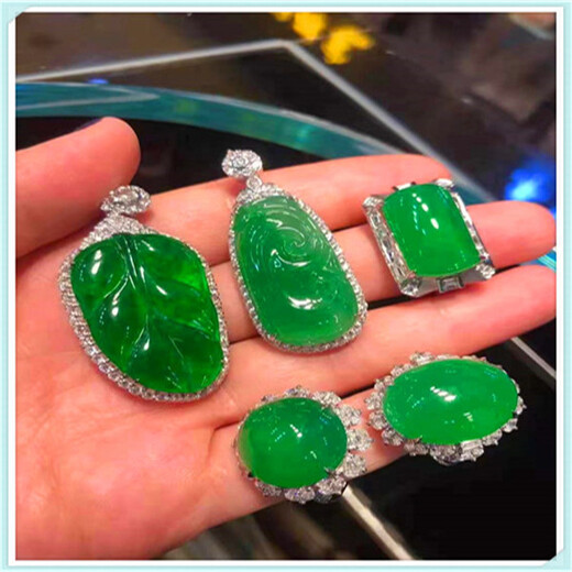 凉山祖母绿宝石回收珠宝首饰收购