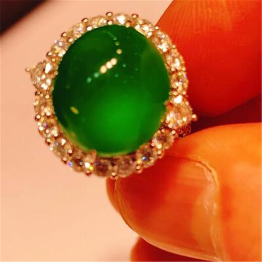 阿勒泰祖母绿宝石回收典当珠宝首饰