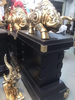 廣州牛氣沖天擺件，財(cái)氣如牛賀禮擺件，樹(shù)脂財(cái)運(yùn)如虹牛擺件