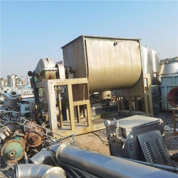 回收二手三維混合機(jī)，1方碳鋼螺帶混合機(jī)，拆除化工廠設(shè)備