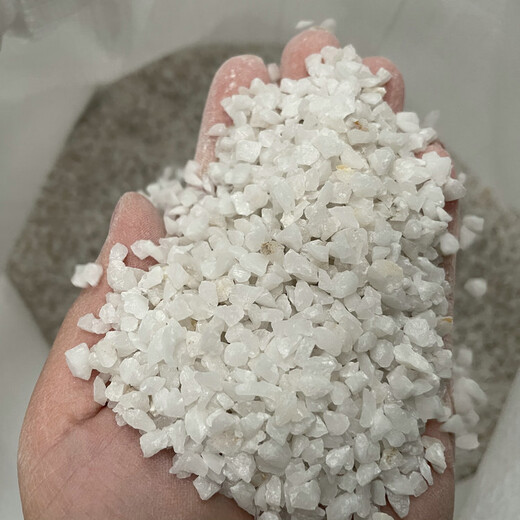 咸陽(yáng)市石英砂濾料水處理過(guò)濾器用白色石英砂1-2/2-4mm