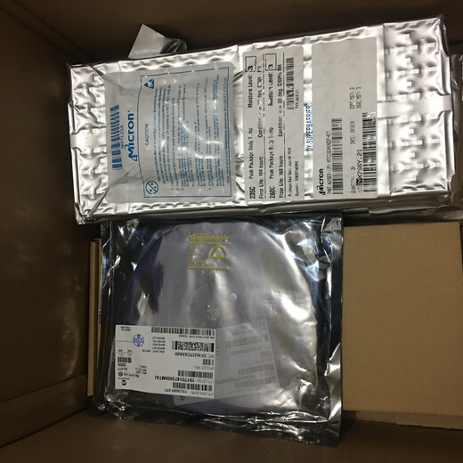 威海回收臺式機DDR4內(nèi)存條
