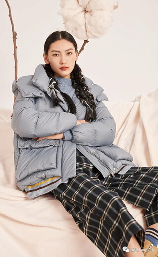 原創(chuàng)棉麻女裝彤琎秋冬大衣羽絨服庫(kù)存貨源女裝尾貨走份批發(fā)