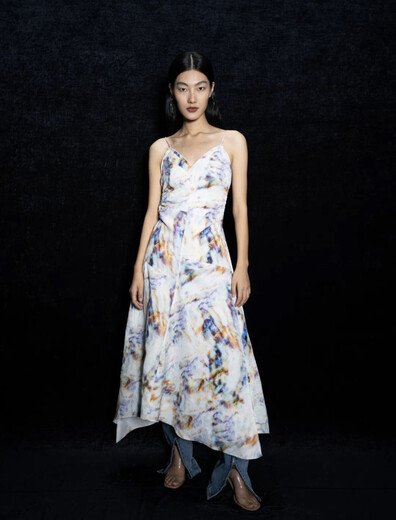 品牌折扣女裝原創(chuàng)設(shè)計(jì)師品牌女裝庫存服裝春夏時(shí)尚女裝