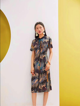 杭州折扣品牌女裝七彩蕊夏大淑風格連衣裙上衣健凡供應貨源批發