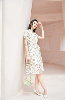 廣州折扣女裝品牌撤柜女裝夏季時尚女裝庫存服裝供應(yīng)