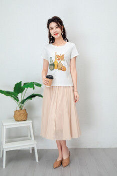 休閑棉T品牌折扣女裝短袖上衣庫存服裝供應(yīng)