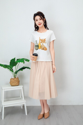 簡(jiǎn)約休閑女裝品牌庫(kù)存服裝短袖上衣純棉T恤拿貨