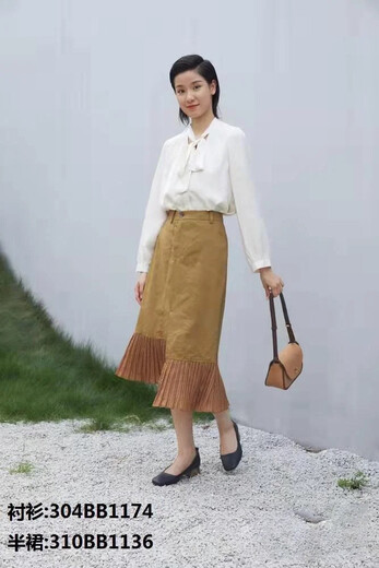 廣州庫存服裝折扣女裝簡約休閑時裝品牌女裝尾貨供應(yīng)