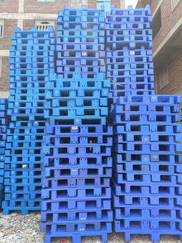 莆田木托盘厂家收售二手木栈板地牛叉车吹塑塑料托盘塑胶卡板