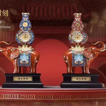 朱炳仁、钟连盛创作《伟大时刻》铜雕景泰蓝·金钻计时仪