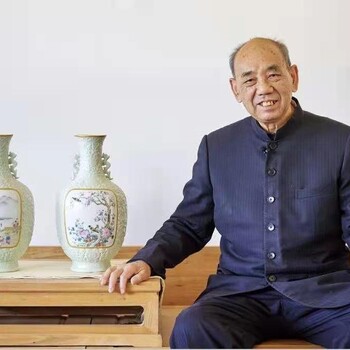 仿古大師黃云鵬創(chuàng)作福禧盛世刻花雙龍瓶