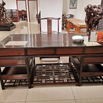 青岛传统大红酸枝办公桌品种繁多，济宁王义红木家具