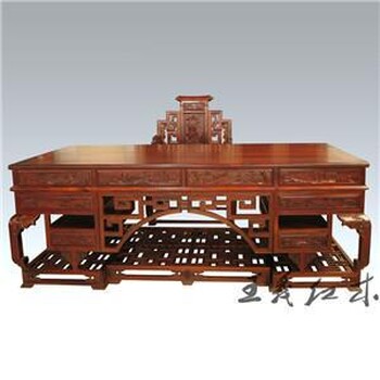 传统大红酸枝办公桌造型美观，济宁缅甸花梨办公家具