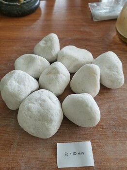 樹(shù)坑魚池?cái)[放白石子-大顆粒磨圓白色石子5-8公分-雪白色卵石磨圓