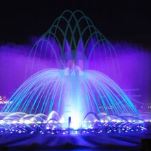 毅辉水秀音乐喷泉公司-大型喷泉表演-方案设计-设备制作施工图片