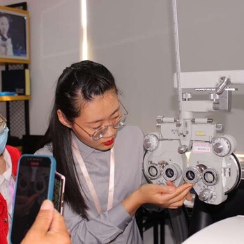 眼鏡驗光員、定配工報考