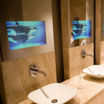 镜面广告机人体感应广告机智能镜面电视智能浴室镜子触摸一体机