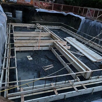 河南鄭州招出國(guó)勞務(wù)鋼筋工木工瓦工架子工
