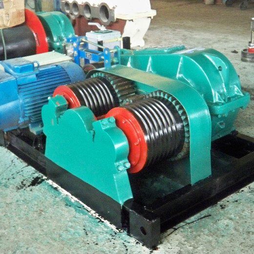 研發(fā)各種類型電控快速慢速卷揚(yáng)機(jī)起重電動(dòng)絞車