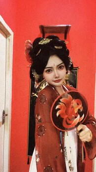 古裝漢服出租西安區(qū)域-西安拍照好的漢服出租價(jià)格-鐘樓漢服
