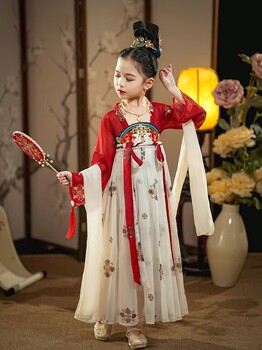 古裝漢服出租西安區(qū)域-西安拍照好的漢服出租價(jià)格-鐘樓漢服