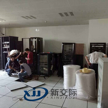 新密商場(chǎng)紅外半球型攝像機(jī)16路監(jiān)控如何用太陽能供電