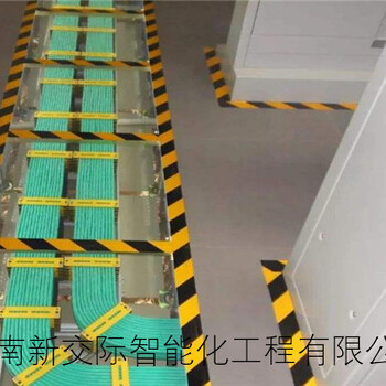 鄭州太陽能道路監(jiān)控系統(tǒng)攝像機用監(jiān)控設(shè)備箱