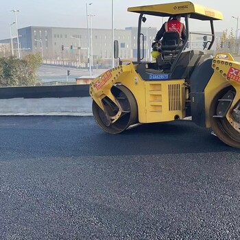 新密瀝青路面裂縫的分類與成因——新密瀝青攪拌站