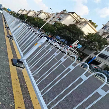 武汉凯美机电城店批售道路防护栅武汉隔离带护栏1.0乘3米