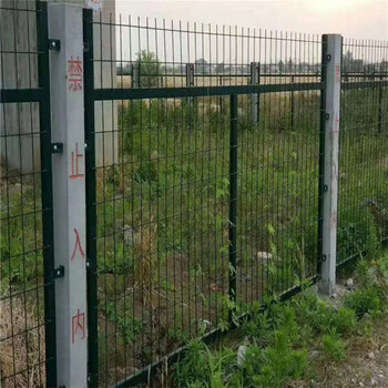 武漢鄭州鐵路護(hù)欄/鐵路防護(hù)墻武漢凱美售后服務(wù)部
