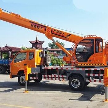 徐聞角尾吊車(chē)出租-設(shè)備搬運(yùn)抬臂時(shí)油門(mén)要大