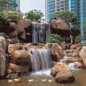 蚌埠假山,公园七彩灯光喷水设计精美