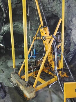 全液壓坑道探礦鉆機(jī)、赤峰鉆機(jī)生產(chǎn)廠家、地質(zhì)勘探鉆機(jī)