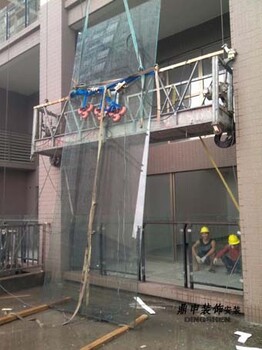 承接深圳各區(qū)幕墻玻璃定制、吊裝、安裝服務(wù)